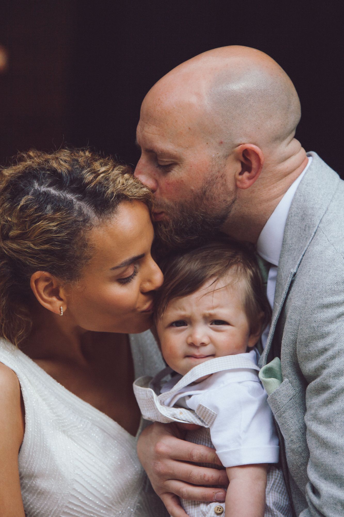 the emotional hug pose by Hampshire wedding photographer Maria