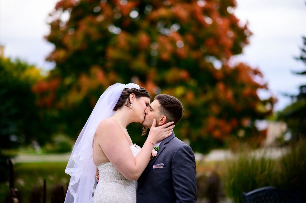 Kitchener Wedding Photography Rockway Garden Couple Kissing Spirits Intrigued Photography 2022