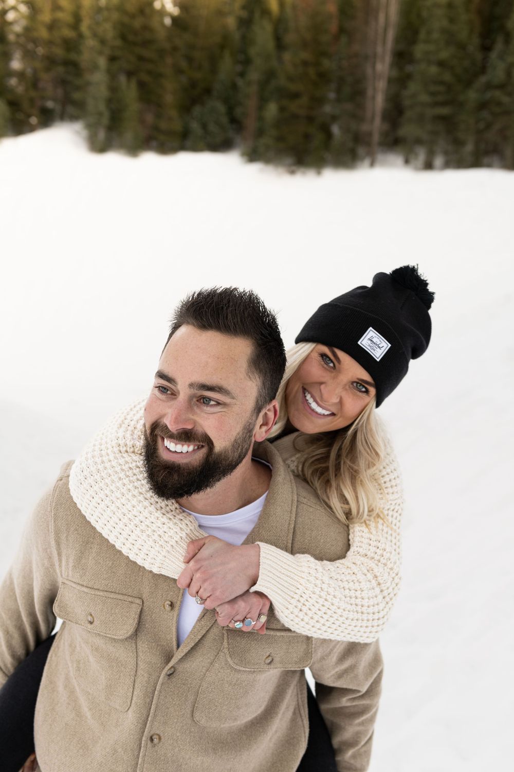 Snowy couples photoshoot in Salt Lake City Utah