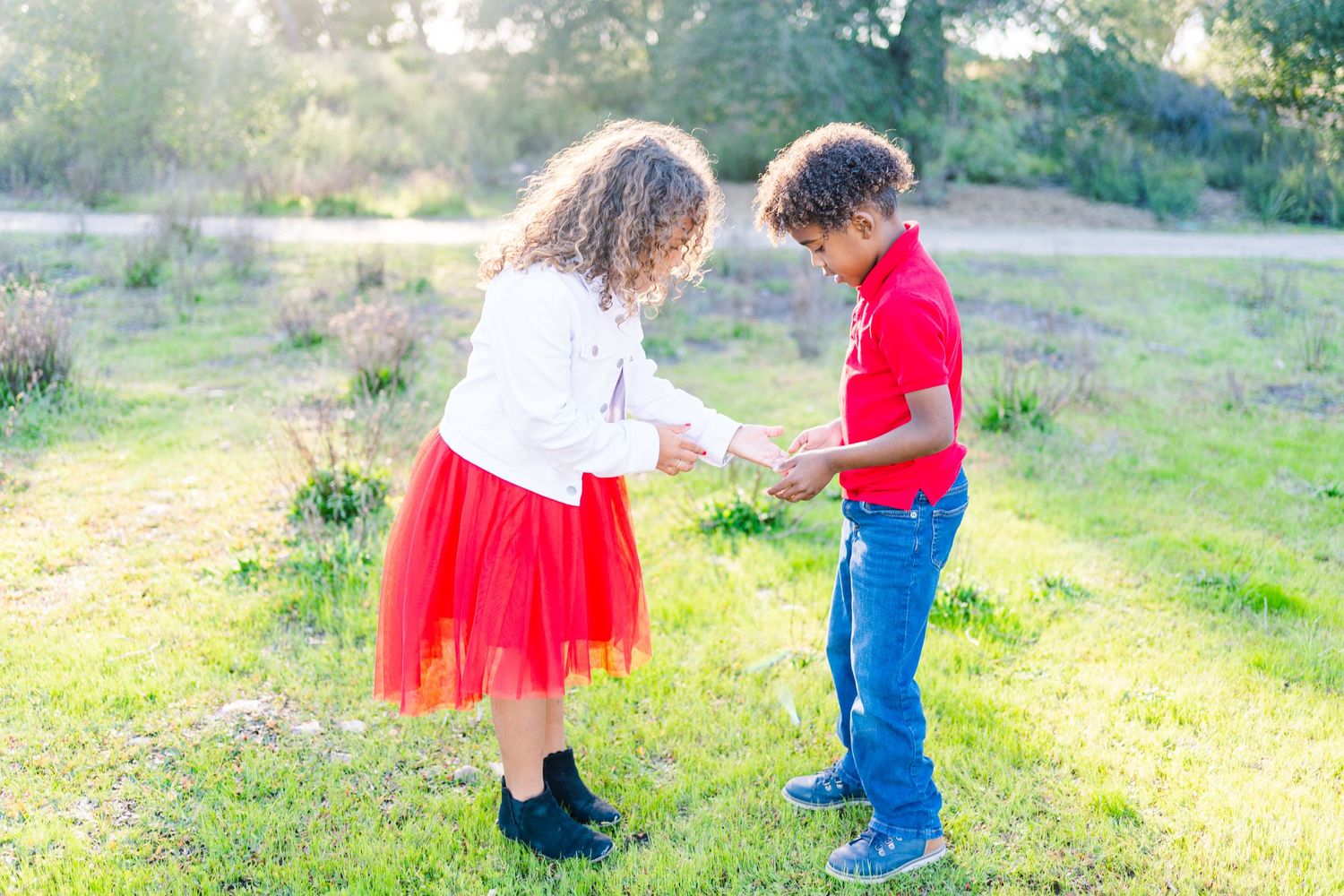 Valentine photos, two little kids, red outfits