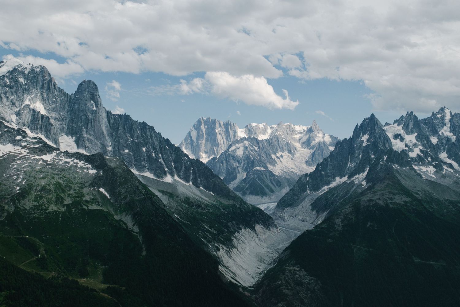 Vallée de Montagne au Pays du Mont Blanc. À Chamonix en France