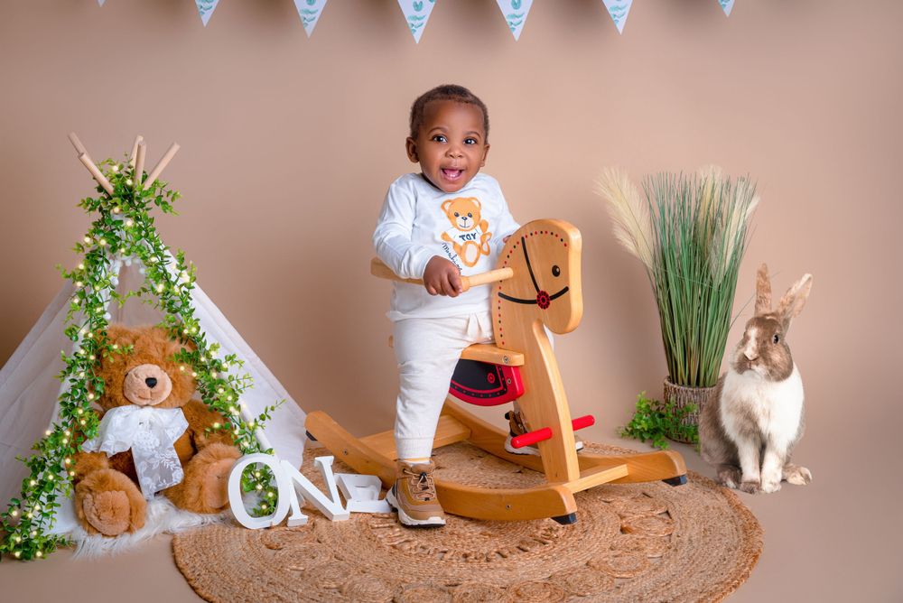 smiling baby sitter photoshoot Wolverhampton