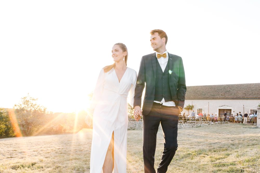 séance couple au coucher de soleil mariage