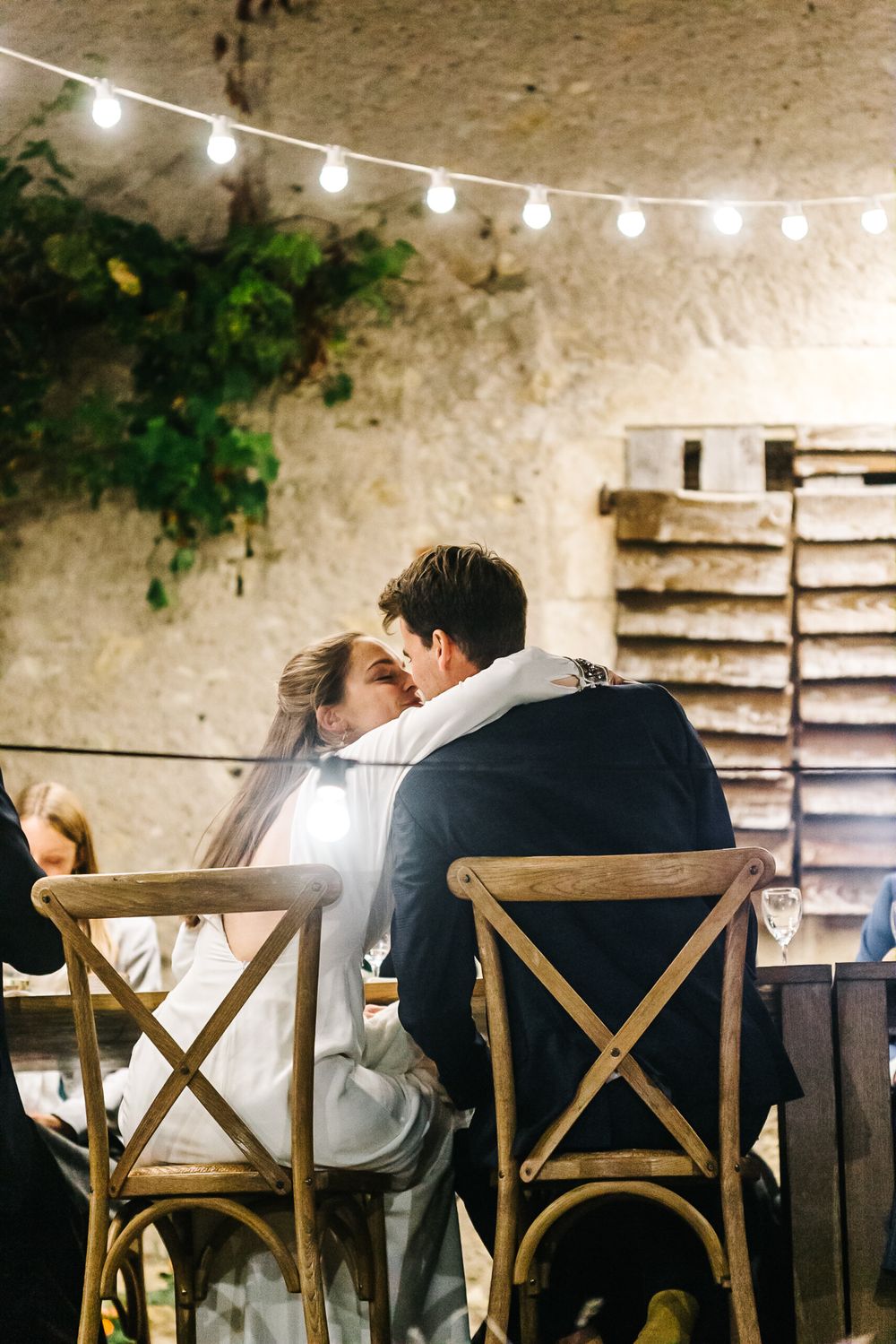 baiser des mariés au diner