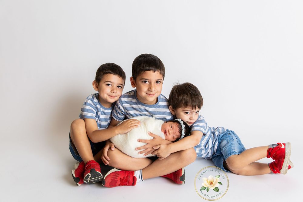 Magnolia Valley Photography, Bucks County Newborn Photographer , Montgomery County Newborn Photographer