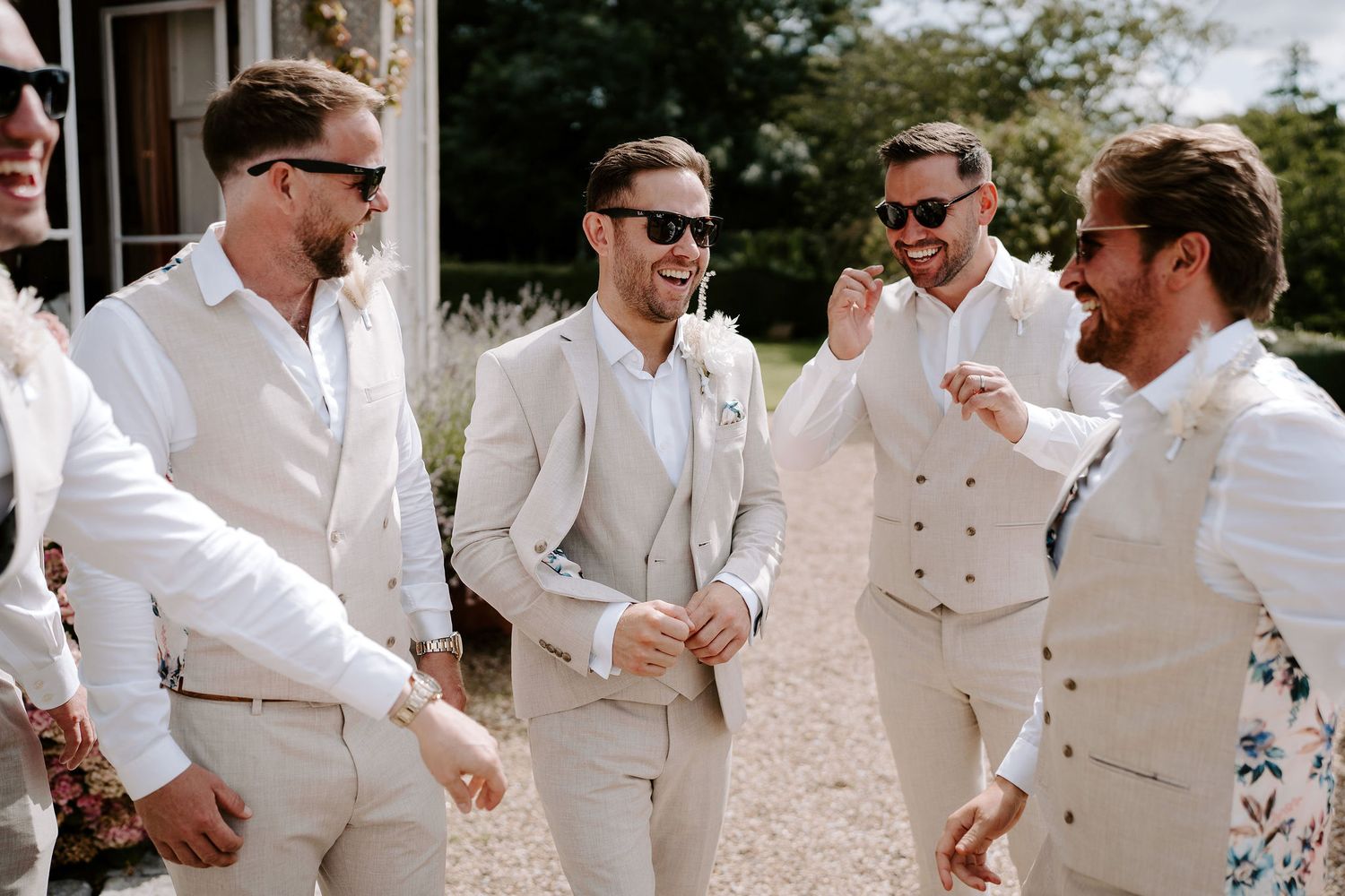 Pennard-house-summer-wedding-groomsmen