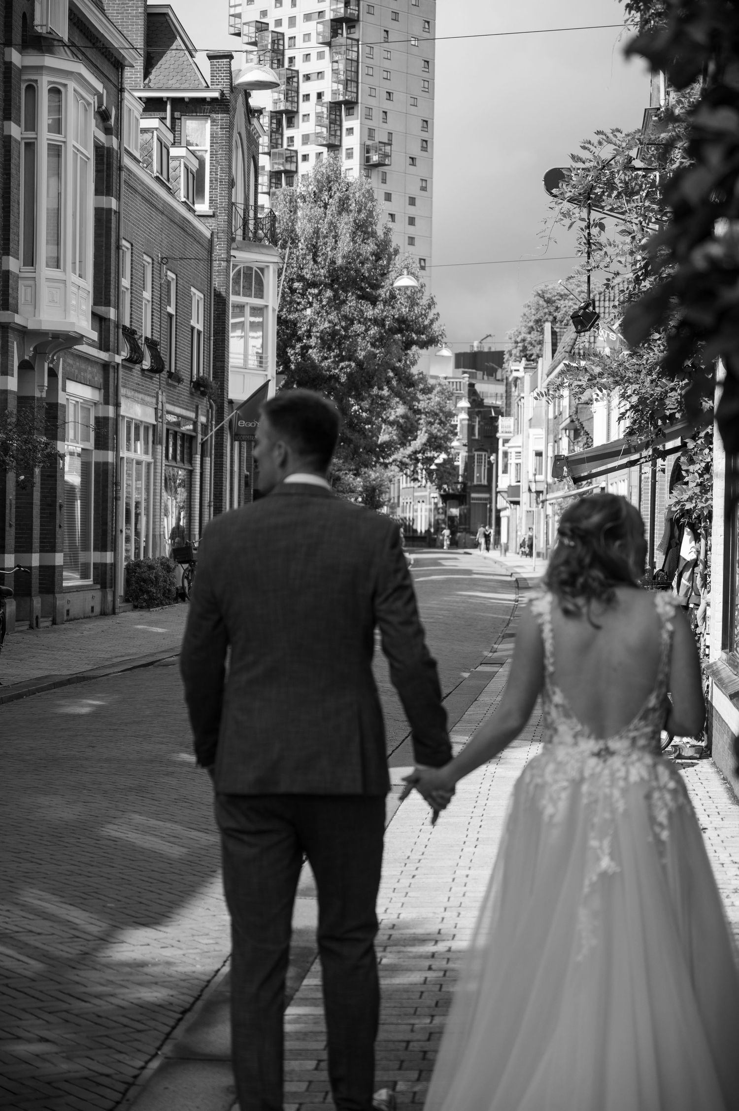 Zwart-wit trouwfoto's met afwijkende scherpte-diepte