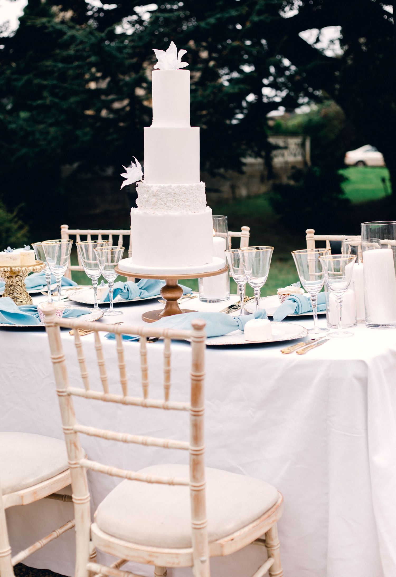 stylish couple wedding reception french inspiration