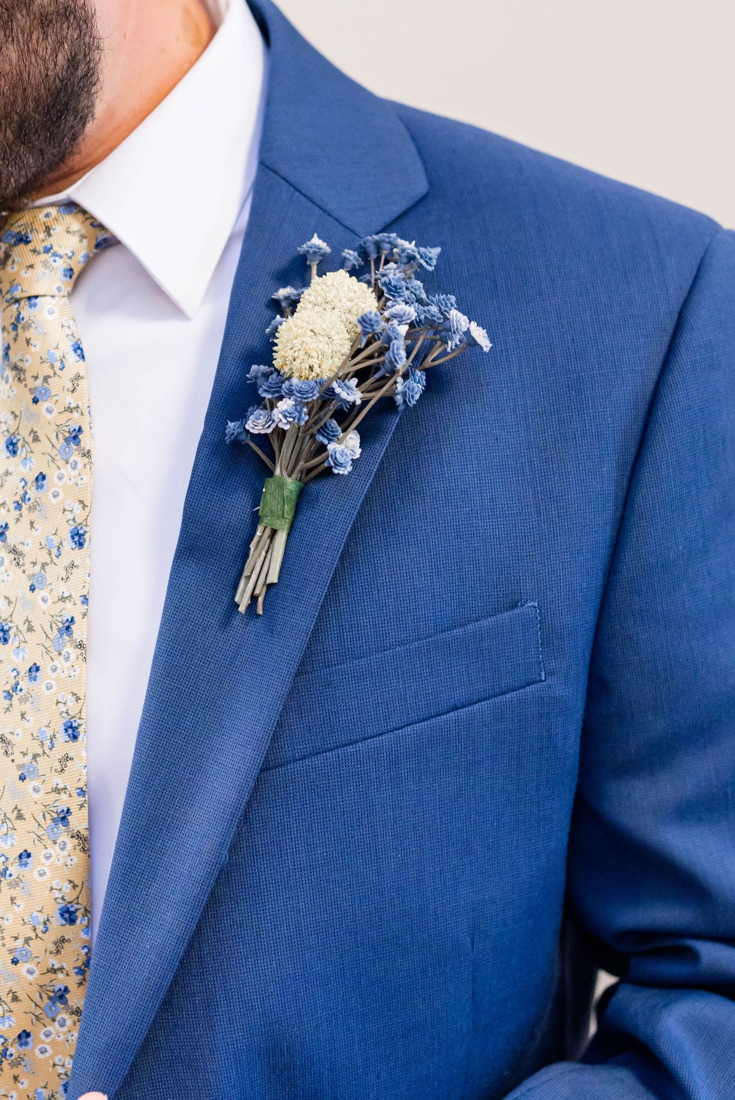 grooms boutonniere