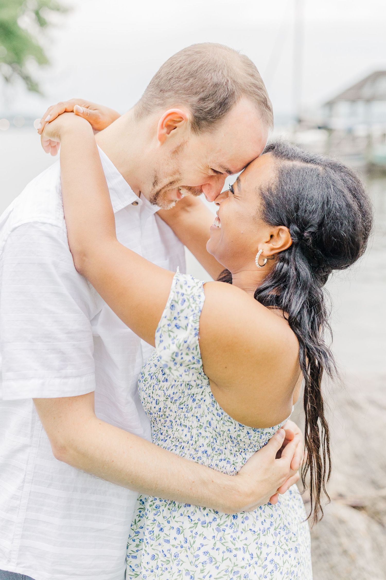 OLD TOWN ALEXANDRIA VIRGINIA ENGAGEMENT PICTURES FOUNDERS PARK