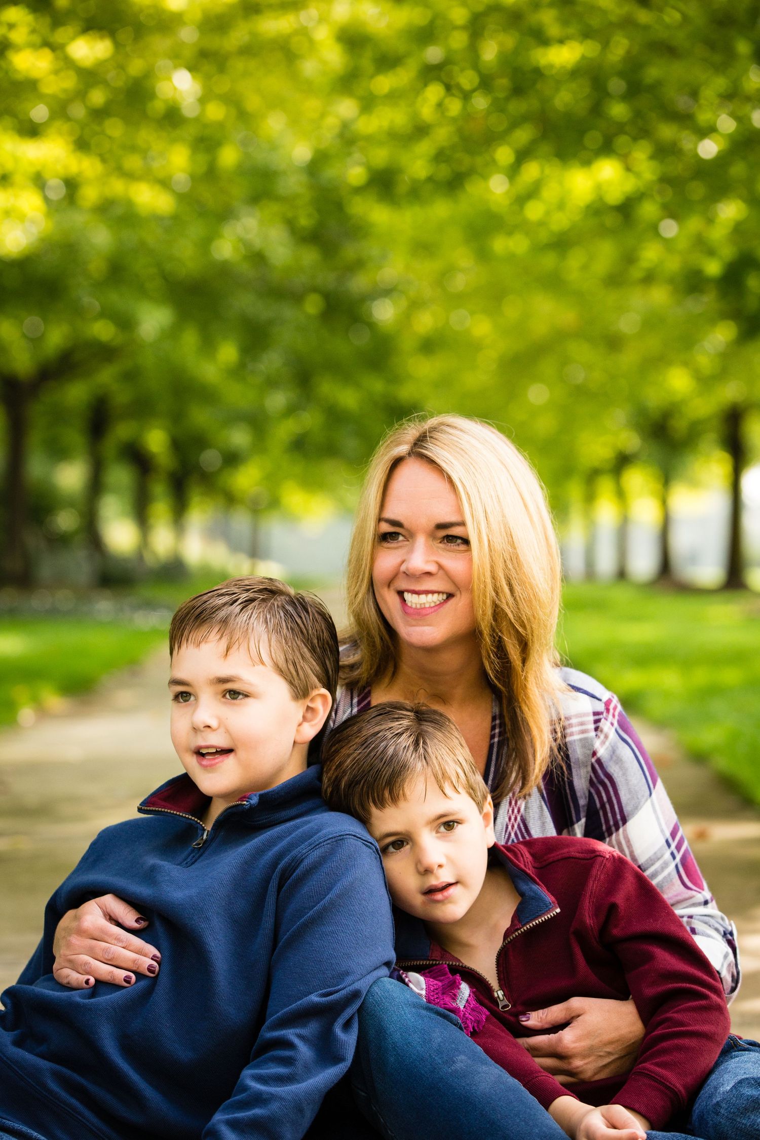 Zionsville photographer - Nathaniel Edmunds Photography - captures family pictures with single mom of two boys