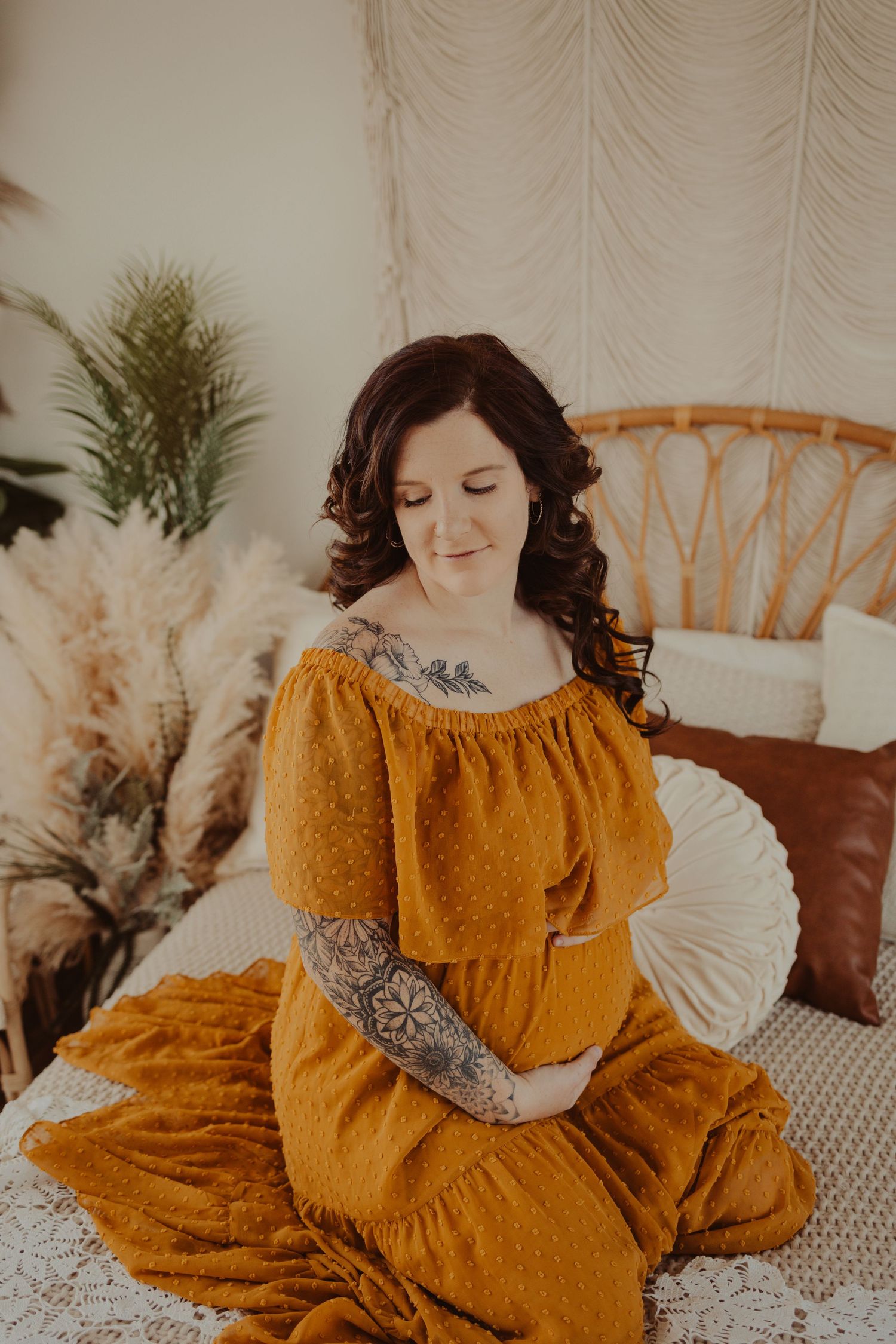 maternity photography in the cozy studio