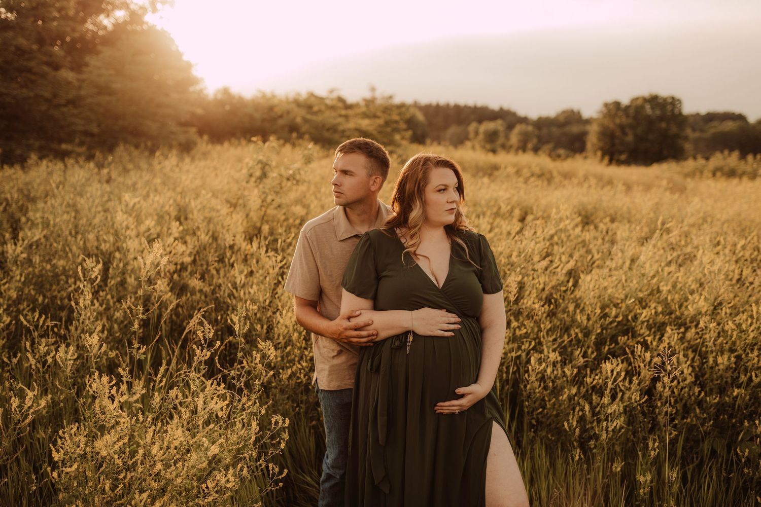 maternity family photography in a field