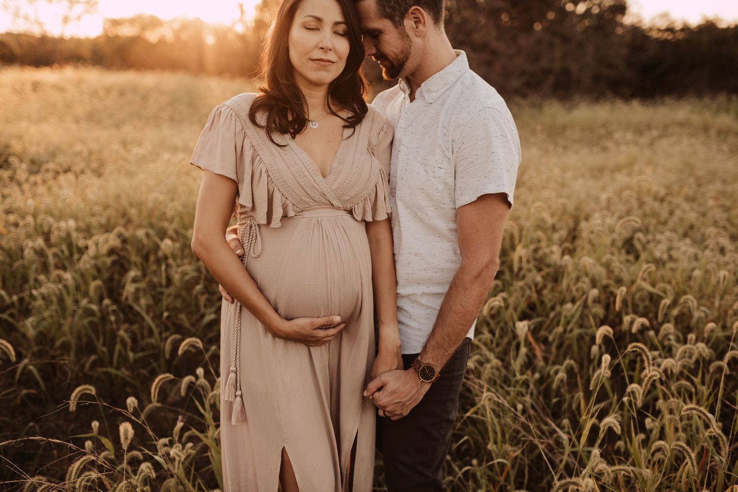 golden hour baby bump maternity photos