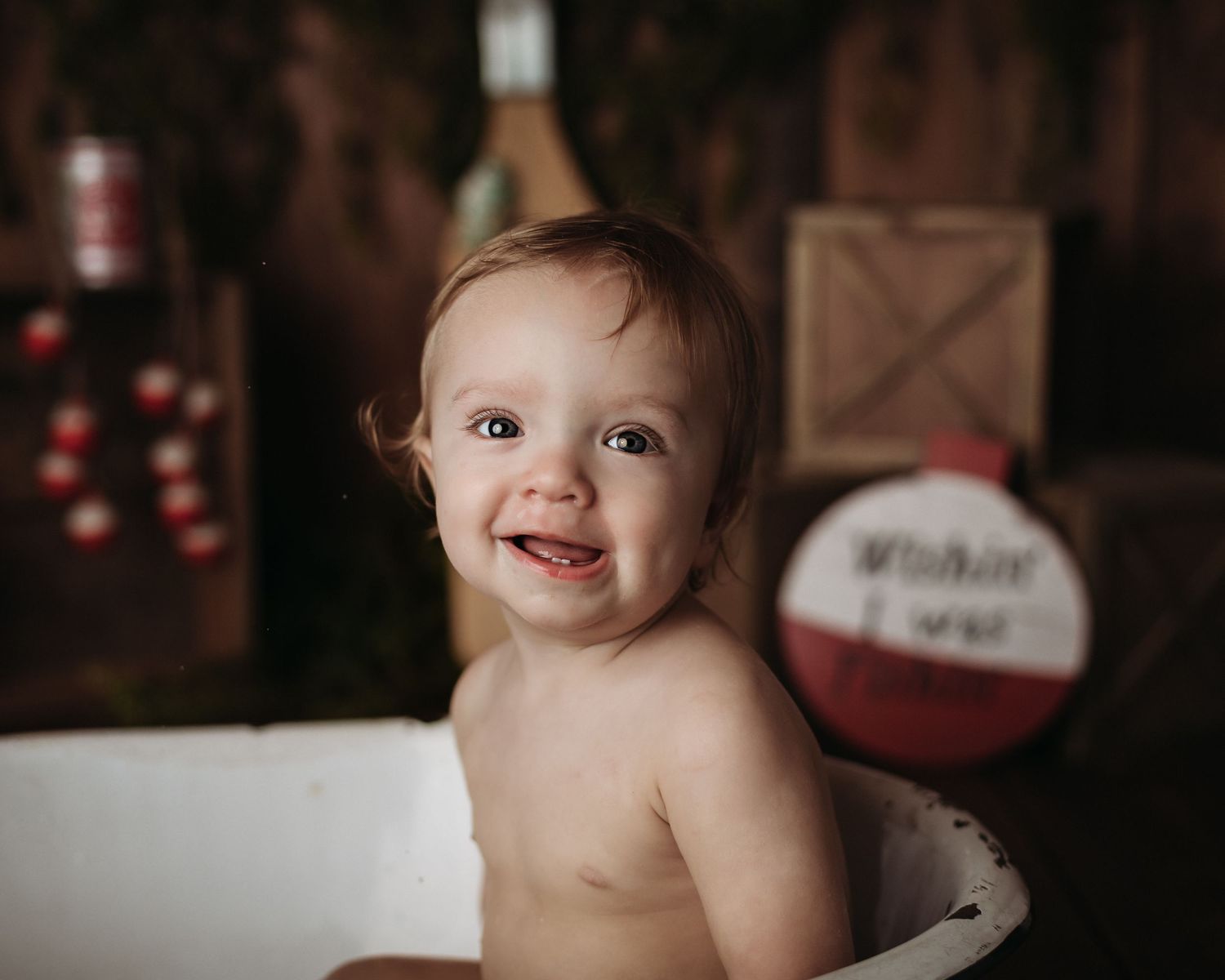 O Fish ally one cake smash and bath splash at Gallagher Photography