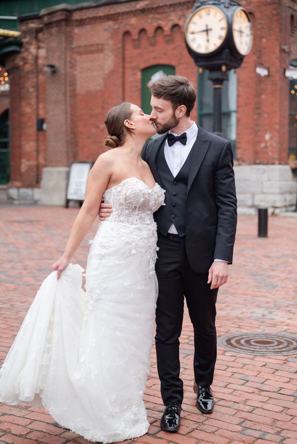 Toronto wedding photographer, Cluny restaurant