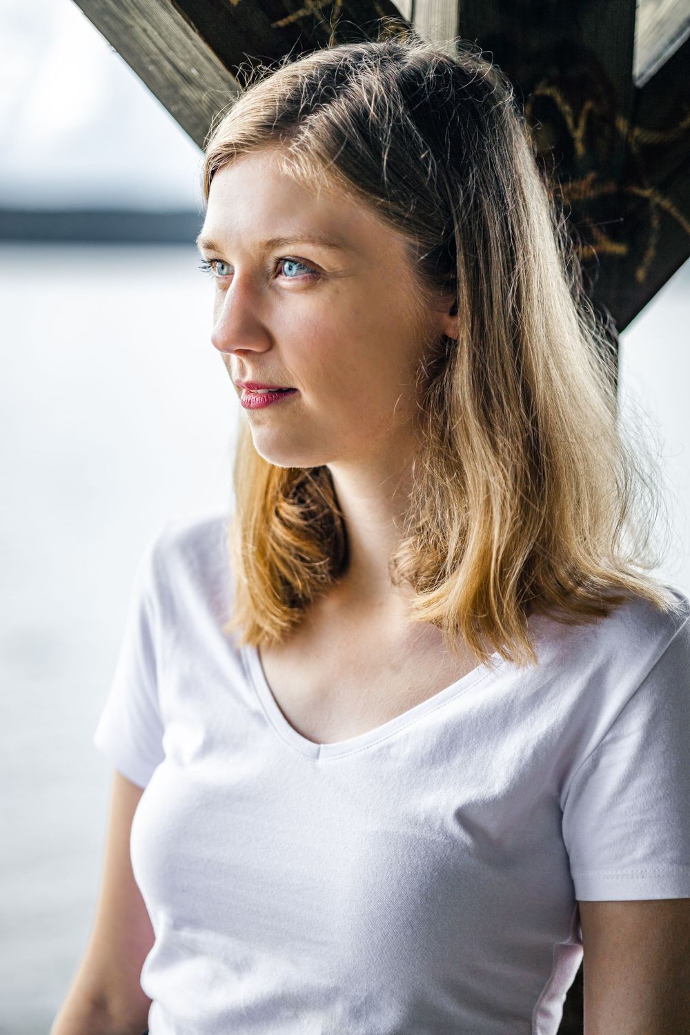 Woman wearing  white