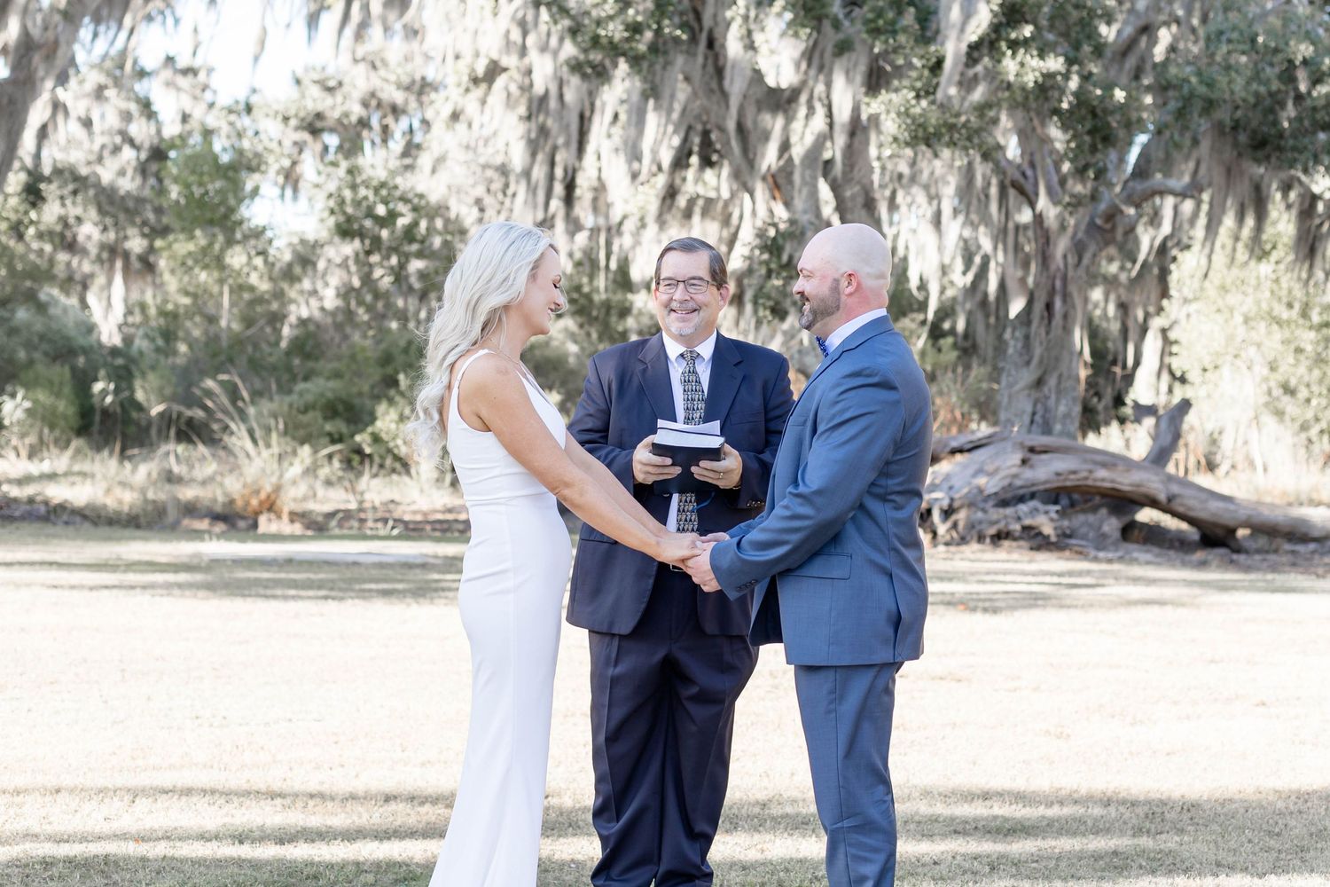 bride and groom elopement at Fontainebleau state park f/a Baton Rouge wedding photographer