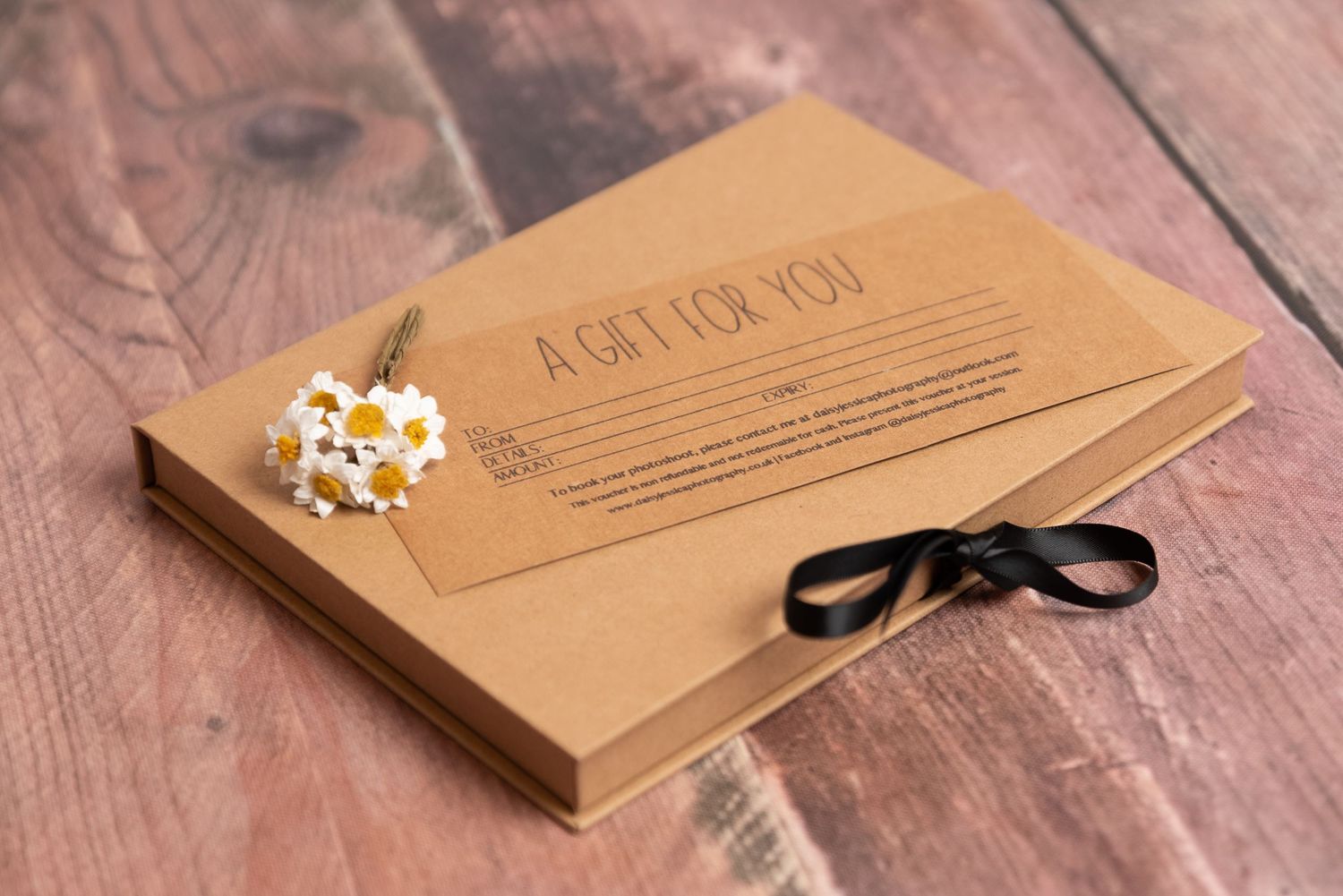 Gift voucher photography daisy