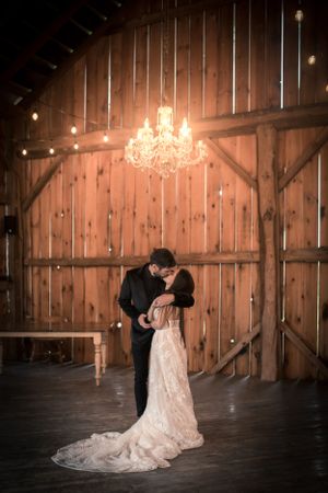 Hamilton, Haldimand, Norfolk, Brant Wedding Photographer