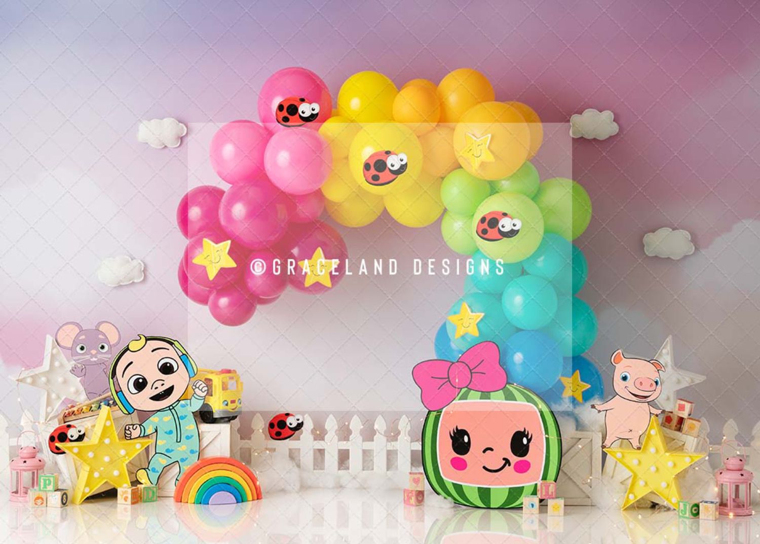 Expert newborn, maternity, family & cake smash photography in Hayes, West London. Studio & home sessions with props, backdrops & accessories