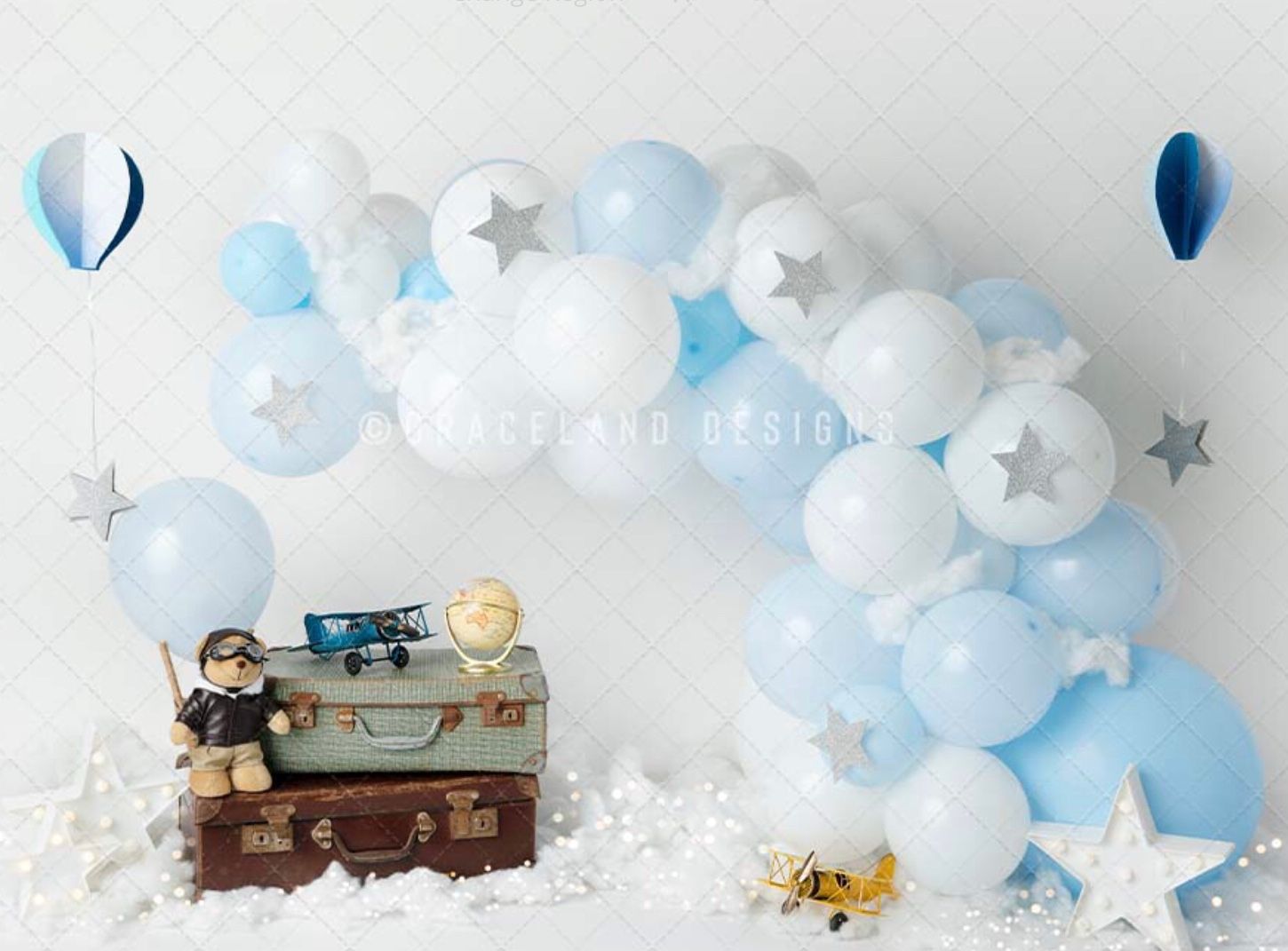 Expert newborn, maternity, family & cake smash photography in Hayes, West London. Studio & home sessions with props, backdrops & accessories