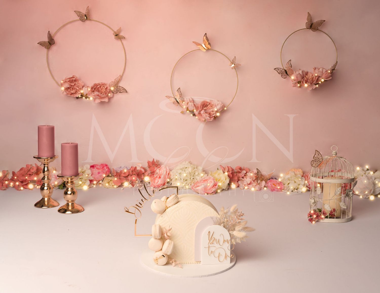 Expert newborn, maternity, family & cake smash photography in Hayes, West London. Studio & home sessions with props, backdrops & accessories