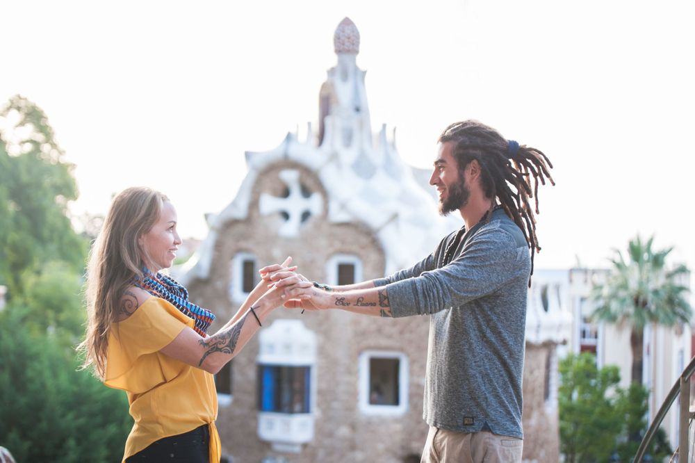 Boyfriend and girlfriend on their holidays in Parc Guell, Barcelona.
