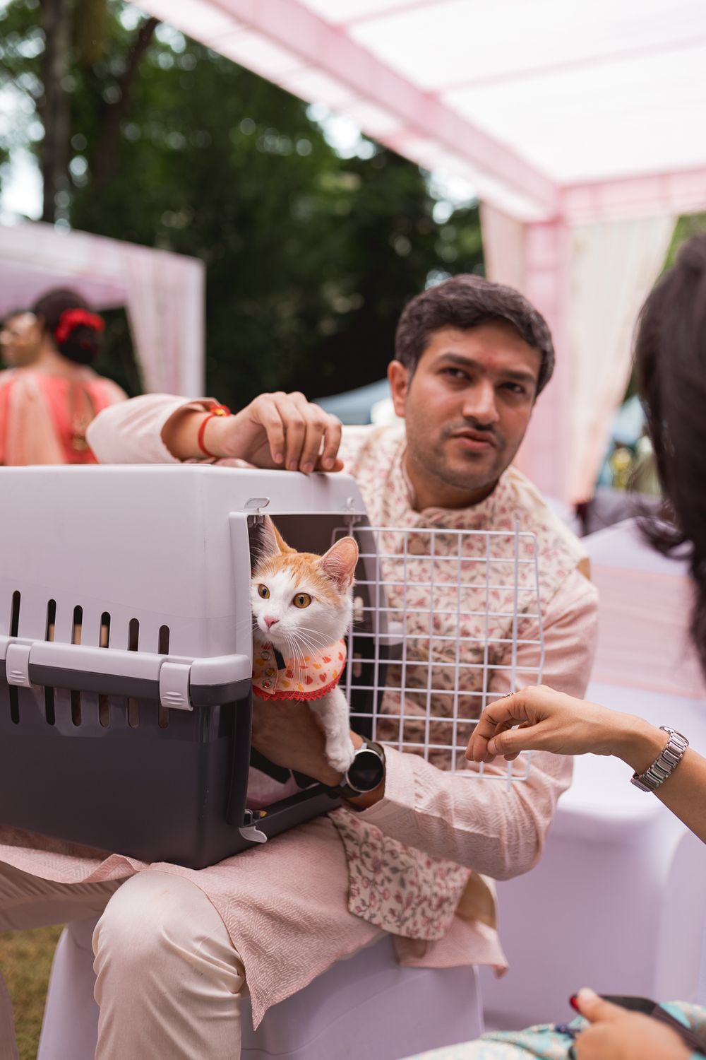 A South Indian Bengali wedding with a pet cat at Taj West End, Bengaluru