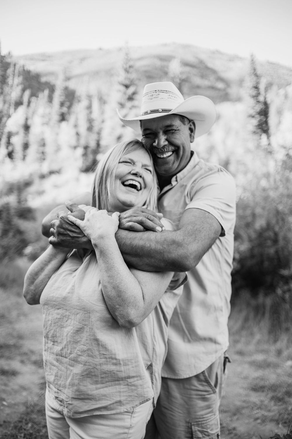 happy kansas city couple hugging each other