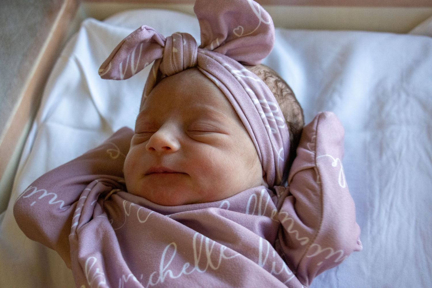 maternity motherhood photos baby newborn fresh 48 pictures at hospital posed candid images after birth of child with mom and dad packages