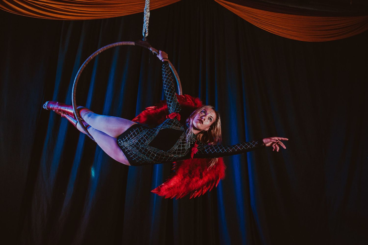 Cincinnati circus company lyra artist Nikki McGlossin photography