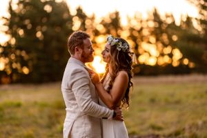 Golden hour photo by Christchurch Wedding Photographer Ces Photography
