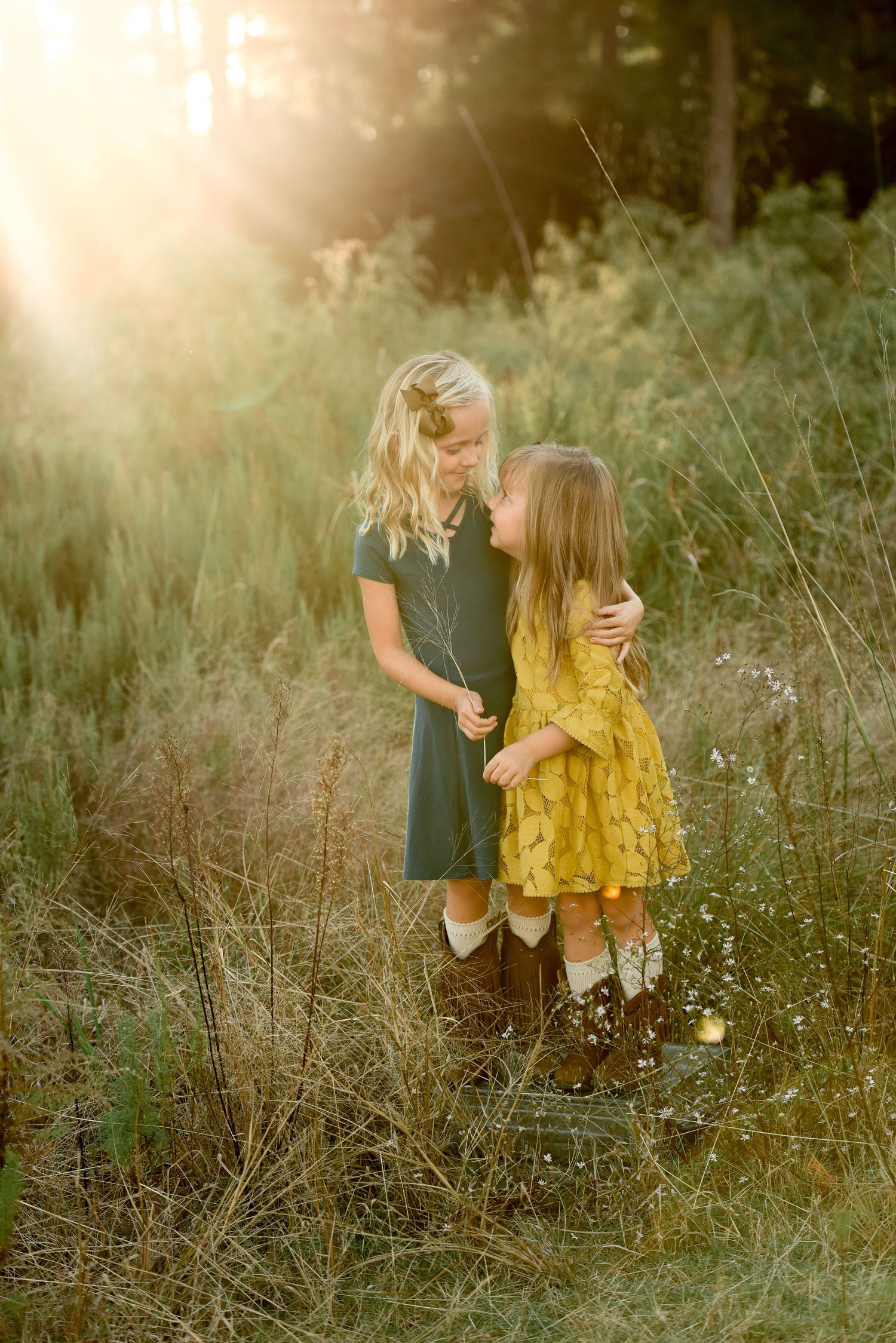 Family and children photography in a grassy field