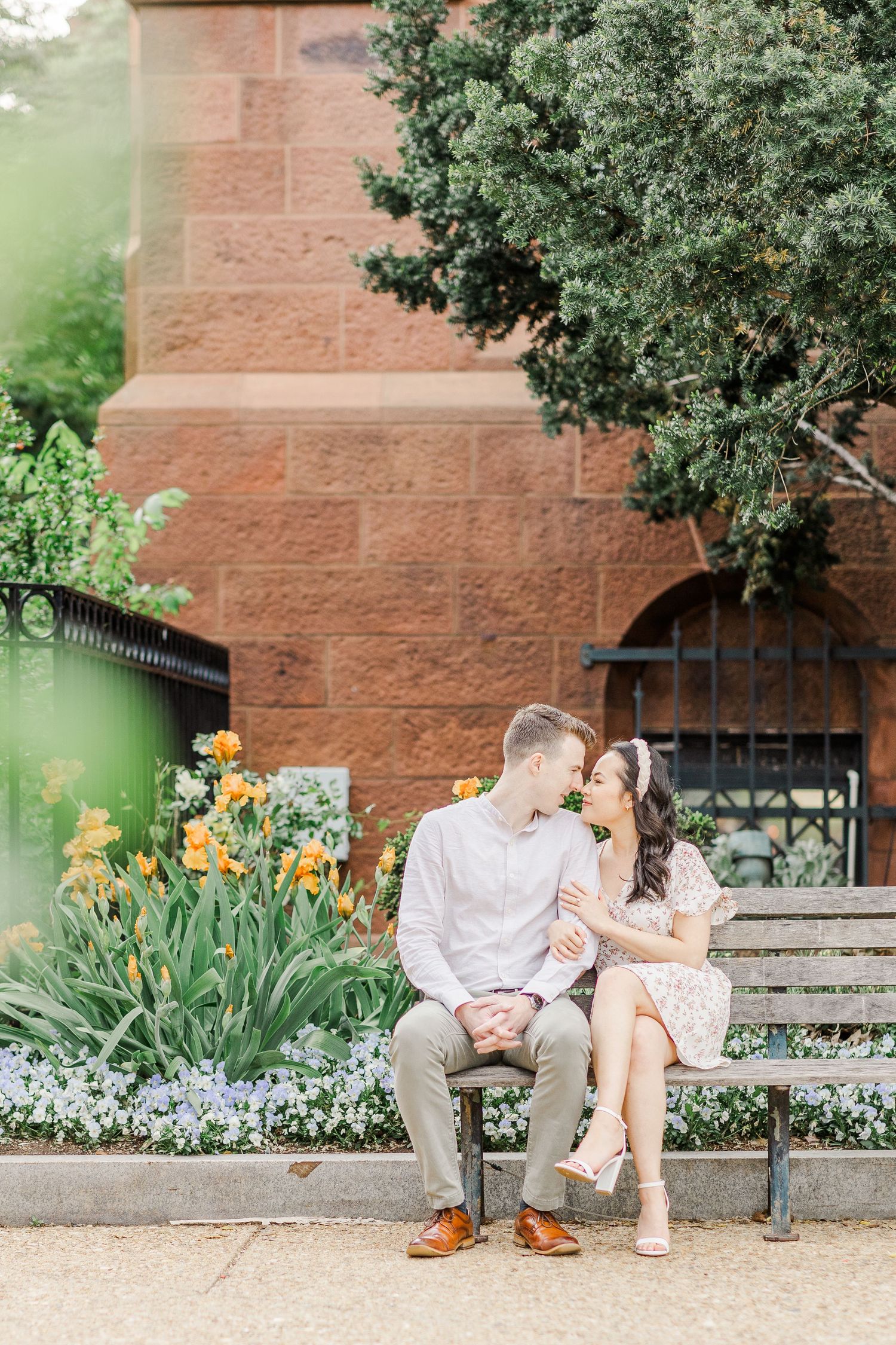 MOONGATE GARDEN WASHINGTON DC ENGAGEMENT PICTURES