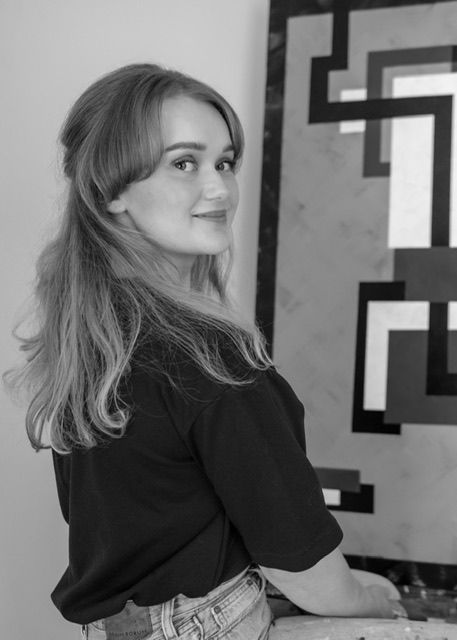 Black and white portrait of teenage girl sitting, casual portrait session, North Vancouver photographer