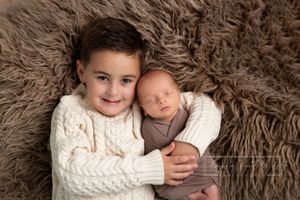 newborn photo, sibling with newborn, big brother photo