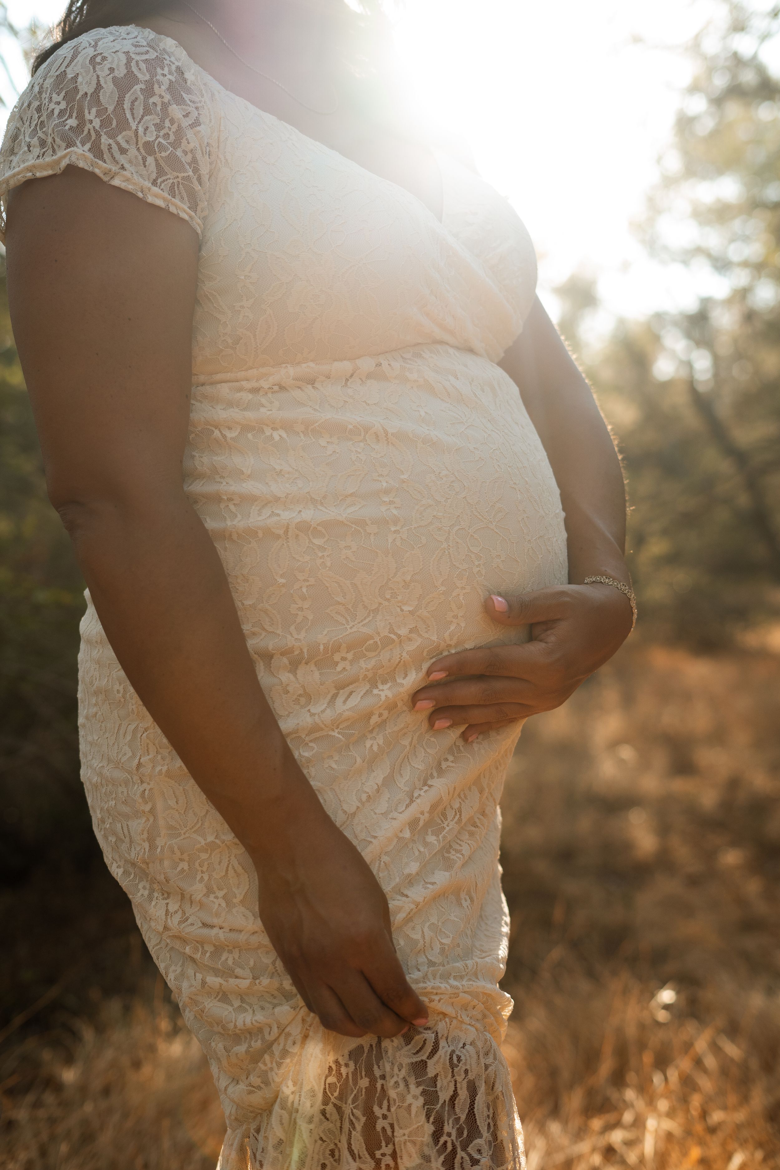 outdoor maternity shoot