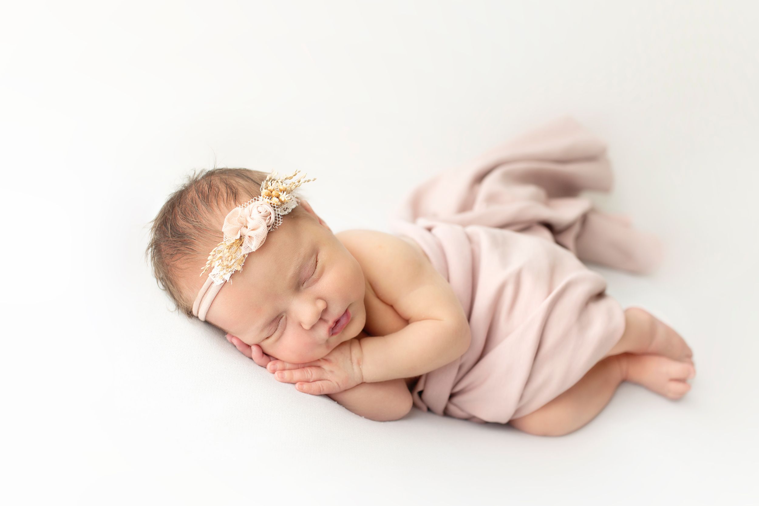Nyfødtfotografering, nyfødtfoto, fotograf i Bergen, jentebaby, guttebaby nyfødt