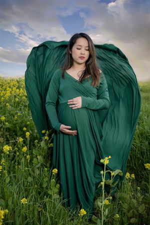 Sacramento portrait photography - maternity portrait in a field of wild mustard.