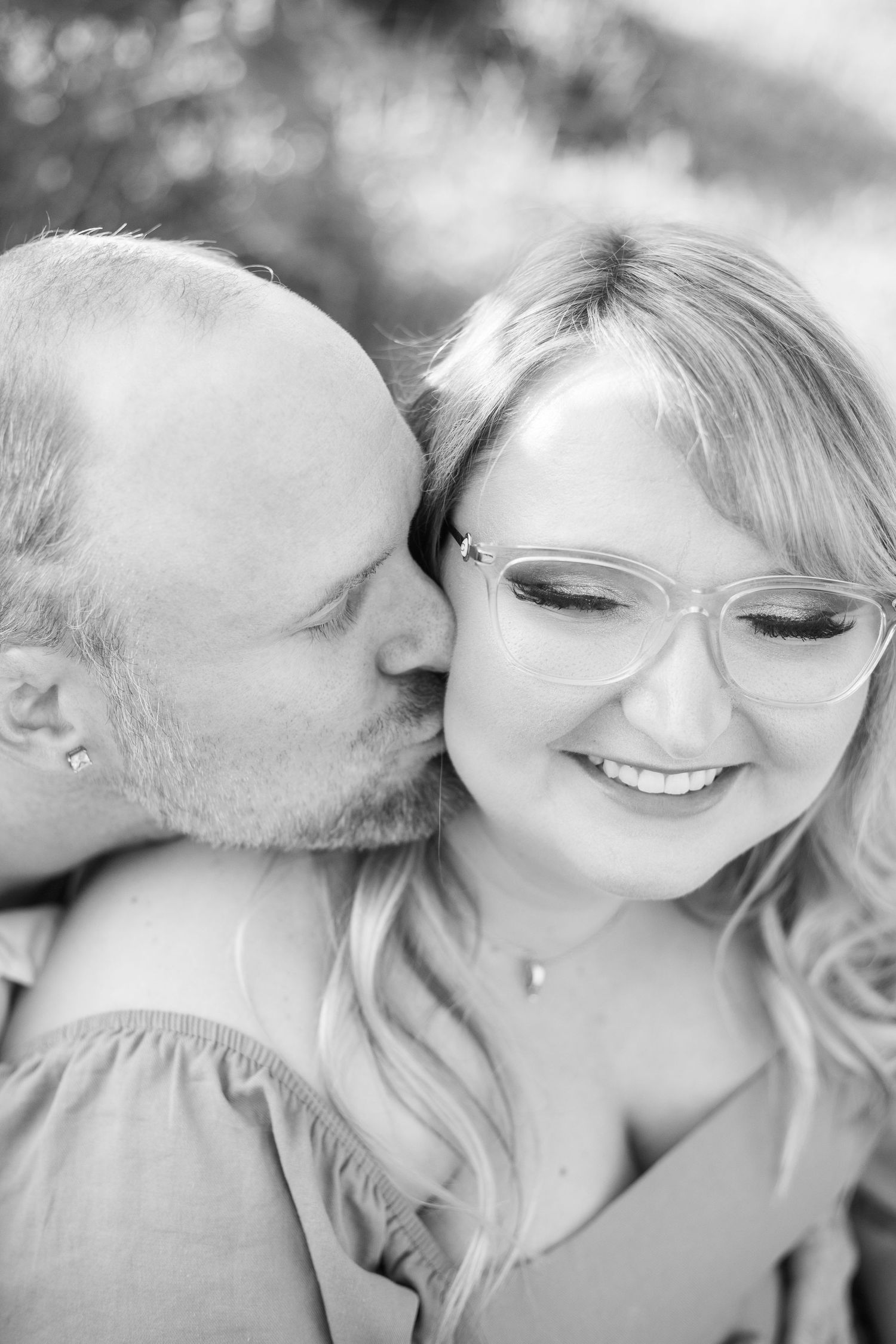 Black and white romantic portrait series.