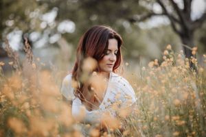 Séance portrait en extérieur à Neuchâtel – Moments authentiques sous la lumière naturelle