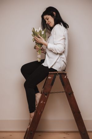 Séance portrait studio à Neuchâtel – Capturer votre personnalité avec des portraits élégants et professionnels