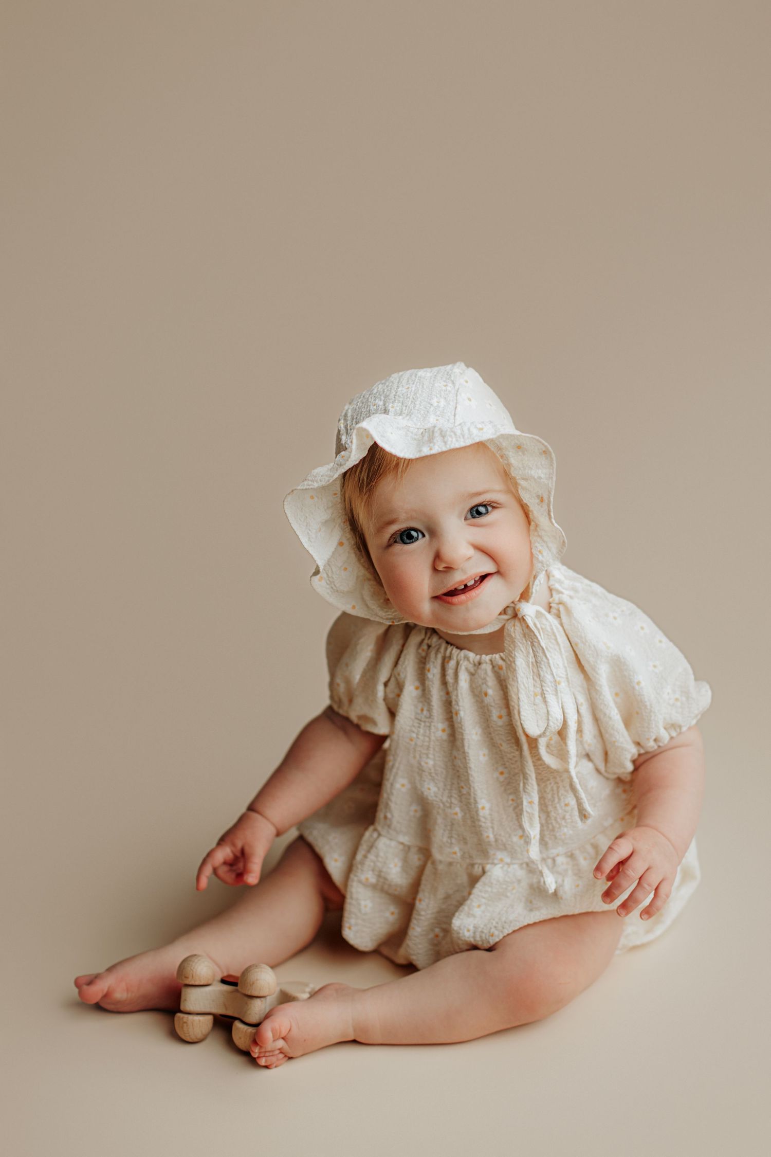 baby photos, baby photography, baby photographer, Calgary, airdrie, red deer, olds, Carstairs