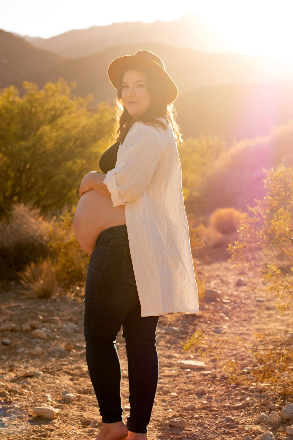 Outdoor Boho Maternity Shoot in Las Vegas in the desert
