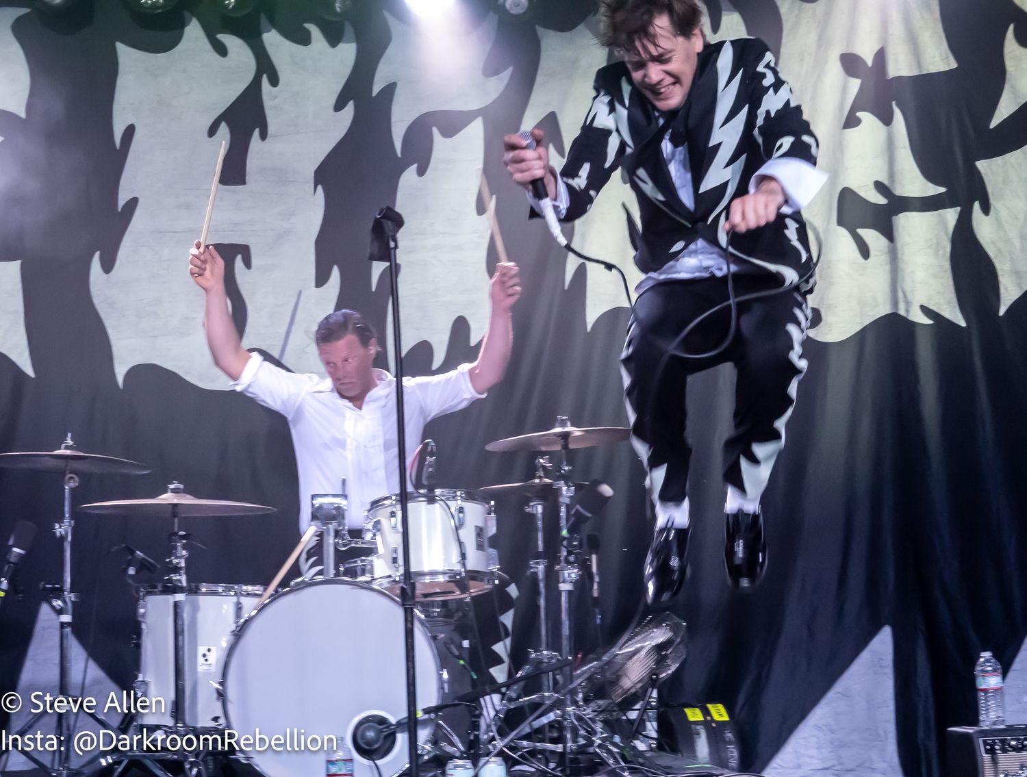 Pelle Almqvist - The Hives - Chris Dangerous - Glass House Pomona