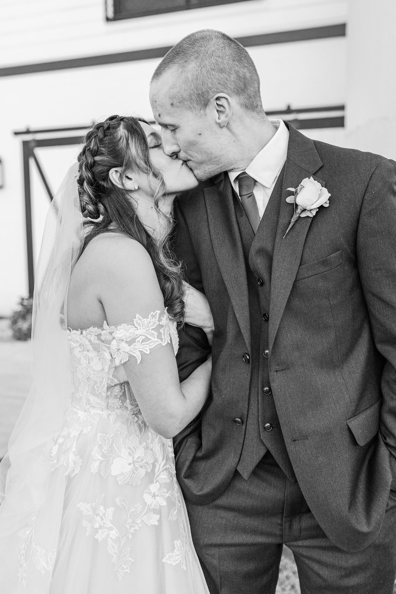 SWEENEY BARN VIRGINIA WEDDING PICTURES