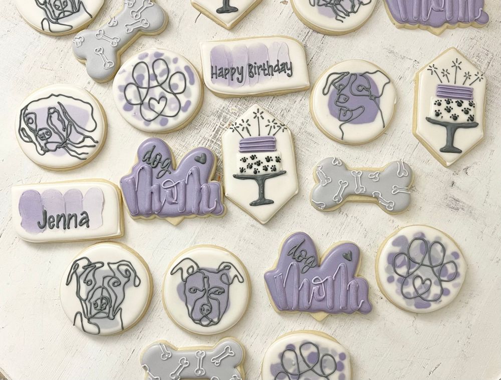 PASTRY CHEF MAKES CUSTOM COOKIES IN New Bern, NC. FAMILY SPREADING AWARENESS OF SENSORY PROCESSING DISORDER.
