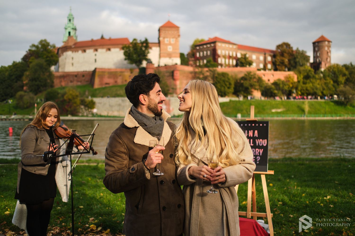 zaręczyny w Krakowie. Fotografia zaręczynowa.