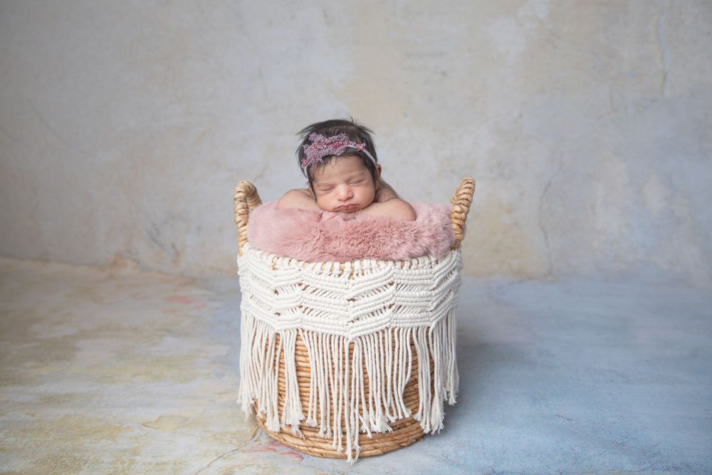 Austin, Texas | Austin Newborn Photographer | Newborn Girl Photography |  Nisa Momin Photography
